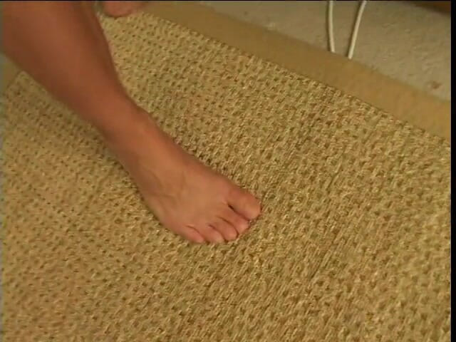 Feet Lovers Creed: Dino Bravo ama prenderle le dita dei piedi in bocca...