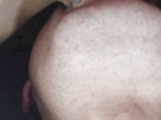 Wet pussy fuck: Adolescente de coño afeitado lamió muy de cerca coño muy...