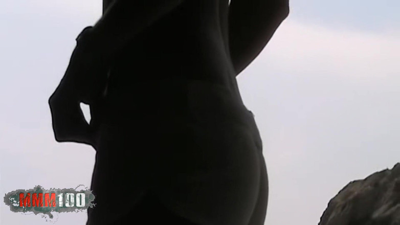 MMM100: Alys Rebel : 섹시한 반바지를 입고 옷을 제거하는 좋은 갈색 머리 Alys Rebel