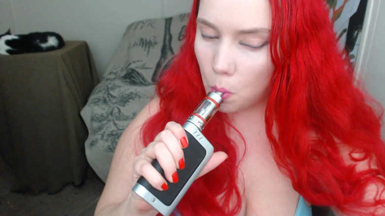 Scarlet Vixen: Hosta fetisch vaping hosta