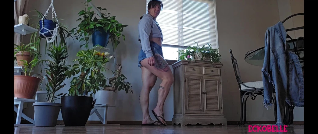 Ecko Belle: Flirty Flippy Floppy Feet