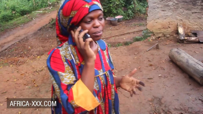 Africa-XXX: Bruneta negresă se agață de un străin
