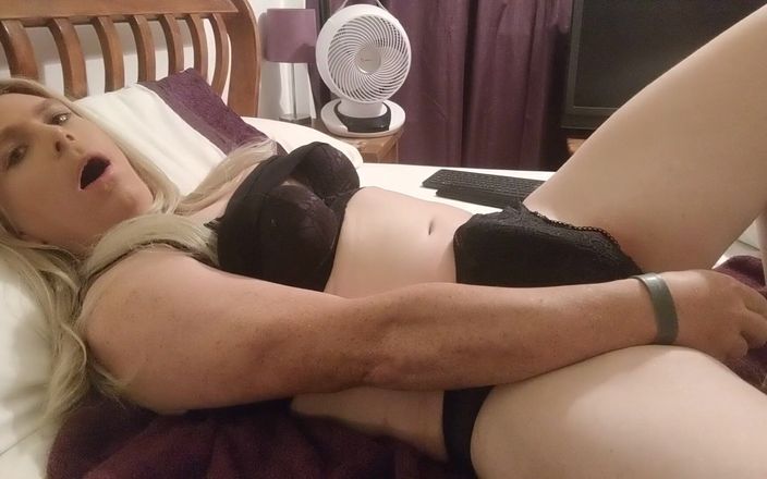 NikkiGee: Thư giãn sau giờ làm việc