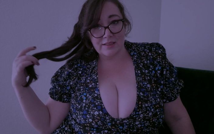cutejayne: Big Tit BBW Step-mom Prepares You for College
