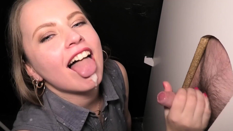 First Gloryhole: Paradiza Student 24 Years - 14 Doses of Sperm - Full Video