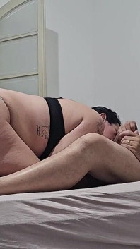 Carol Hotwife Traindo O Marido Corno E Gozando Na Cama Com Amante