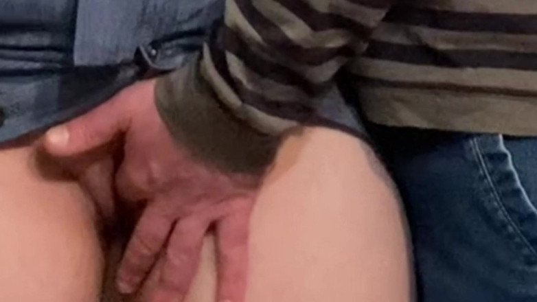 PriyaNaavya: Hobby sporco! Il vecchio si sditalina la figa perfetta in...