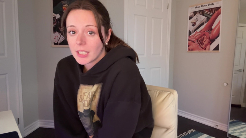 Nadia Foxx: Hermanastra extiende su coño y culo para ti!