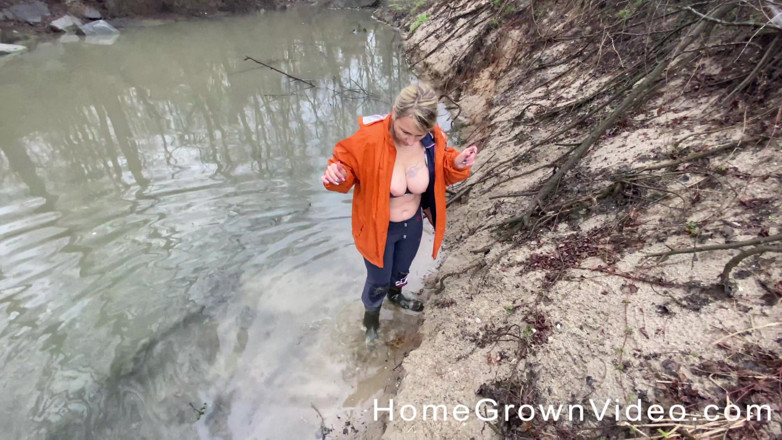 Homegrown Big Tits: アマチュア叩く森
