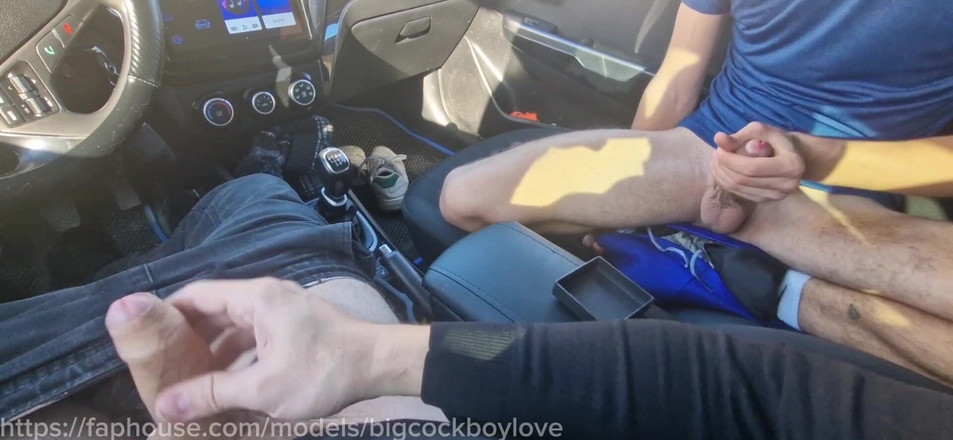 AlexGay: Sevgililer Günü Sperm Baba, Dölümü Ye! Seni Hediye Olarak Paketledim...