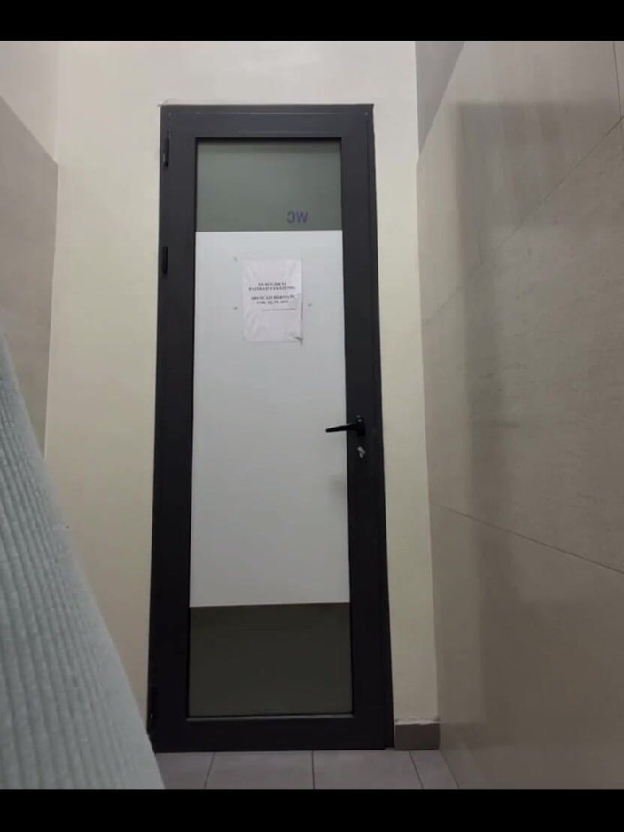 JuiceLussie: Ekstremalna masturbacja analna