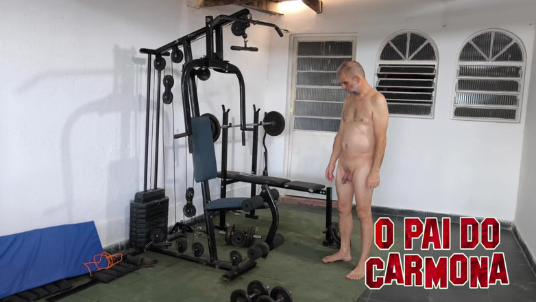 Carmona's father: Training nackt und Carmona sah