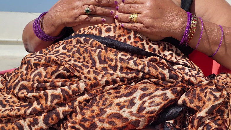 TABOOBREAKERS: 晒太阳户外自爱