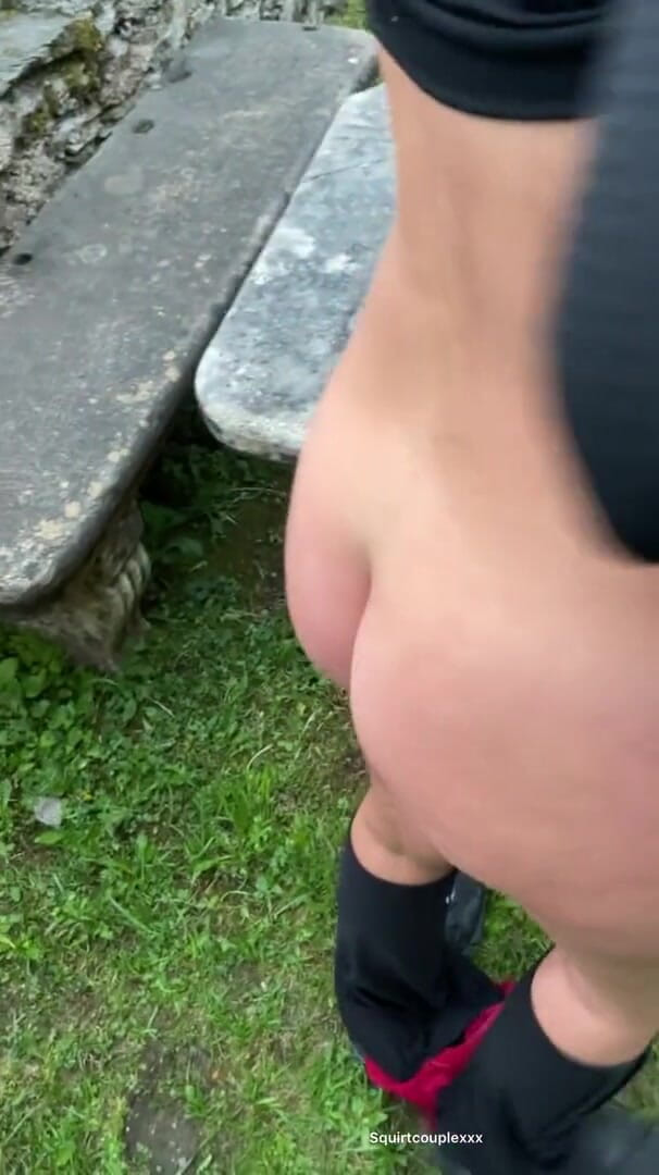 Spuirtcouplexxxx: Blonďatá milfka šuká venku v lese