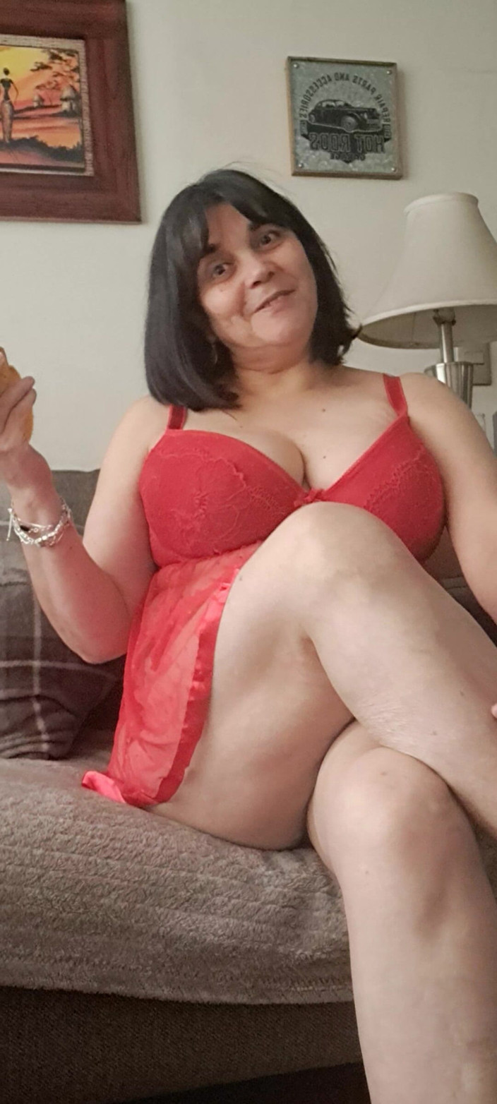 Mommy big hairy pussy: 창녀처럼 유혹하는 란제리 입은 새엄마