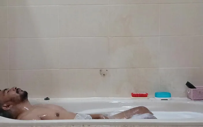 Armon Leo: Taking a Bath and Feeling Horny.