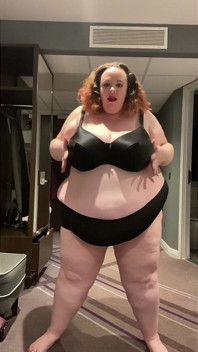 Niegrzeczna lub niezła lista - Bbwssbbw Strip Złośliwiec