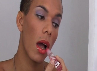 Boys in Disguise: Amazing Gay Lover Loves Woman Clothes