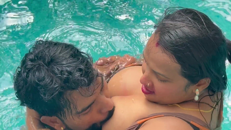 Kamasutra61: India caliente pareja folla en video completo en la piscina -...