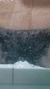 Deel 2: Ik voelde me zo opgewonden dat ik graag een eindeloos orgasme onder de douche had gehad