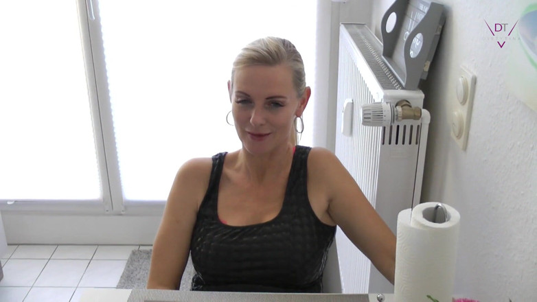 Dirty Tina: Nylon footjob at the porn set