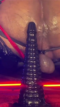 Gay Dildo menunggang