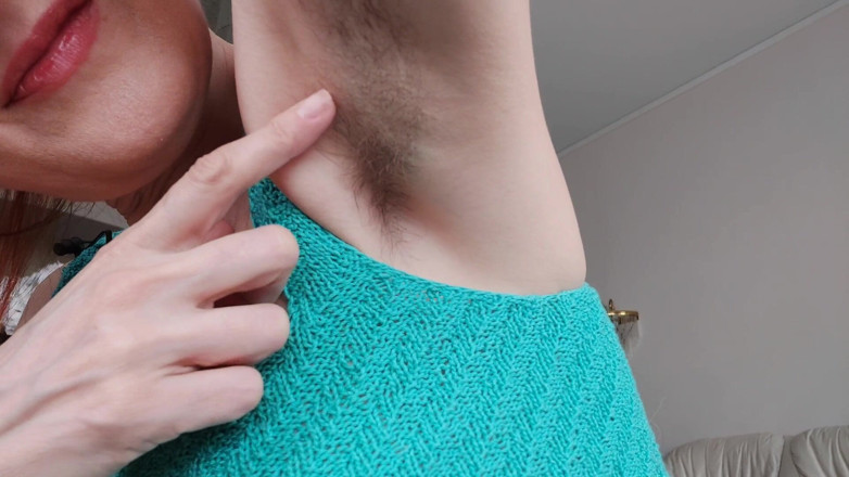 GinnaGg: Belle chatte poilue masturbation milf coquine