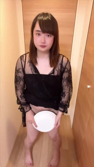 MinamiCrossdresser: Masturbation sur le balcon