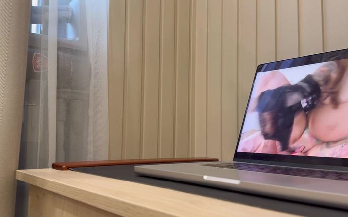Crazywifeslut: Assistindo pornô existente no Xhamster e jogar comigo mesma