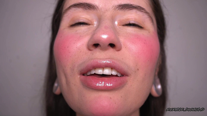 Rarible Diamond: Asmr iyi bir kız