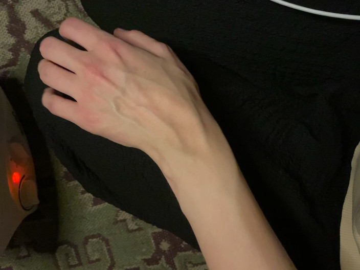 Princess Aisha: Tangan Veiny Berhampiran Pemanas
