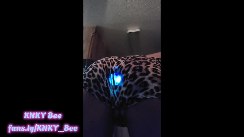 KNKY Bee: Knky bee: projektör derlemesi - arının götü yanıyor