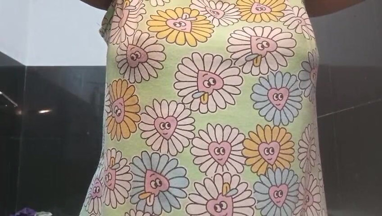 Anne White: 拥有惊人巨乳和饥渴阴户的辣妹remido的欲望乐趣集锦