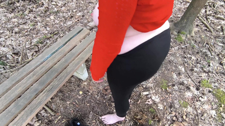 Bouncy Tits Action: Vagina Slapping on the Bench