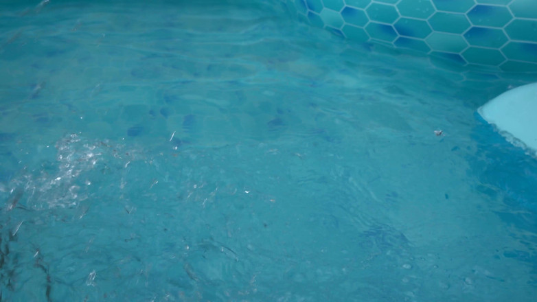 Hidi Heaventoosh: Splashing Water