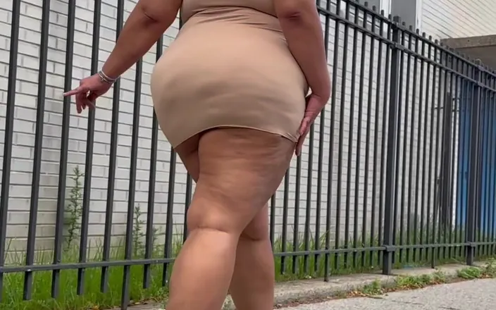 PutiLing: Boricua Mami - Thick Legs - Fat Ass - Mini Skirt - High Heels...