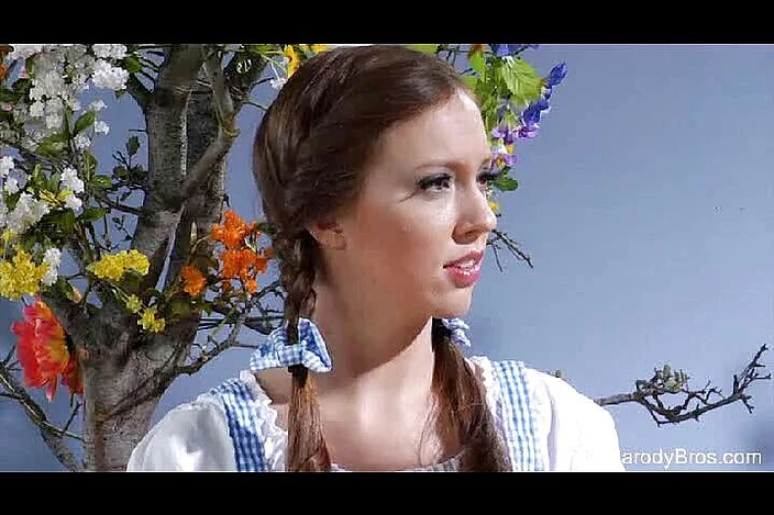 Parody Bros: Карлик с круглой стрижкой в спортзале трахает большого мужчину