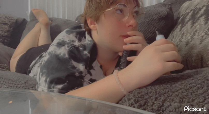 Mushroombitchx: Netflix &amp; Freddo; Fumo