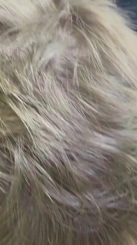 一个年轻的邻居在入口处给我口交一瓶拉格酒。Asmr.我们几乎被注意到了。Throateman