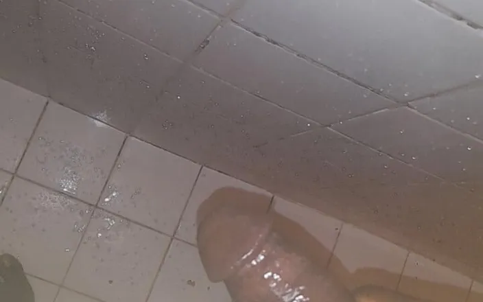 Black guy: Jerking off S6 E5
