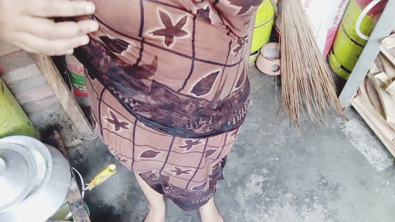 CoupleWorld: Desi Bhabhi Bathing Video Viral 2026