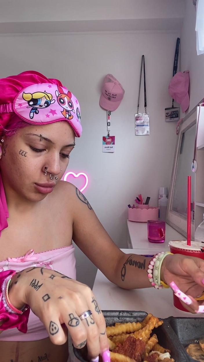 Nali Marie: Sbocchinamento cibo asmr croccante mukbang mangia cibo caldo salsa di...