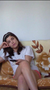 Full Bladder Teen Tries to Hold Her Pee