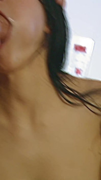 Loira esposa é fodida no cu junto com sua jovem amiga por seu marido duro.