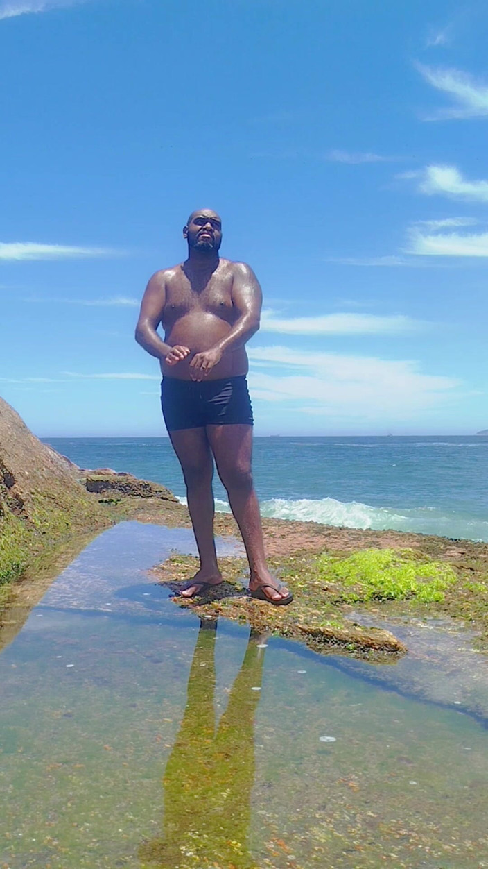 TheBlacKHunterr: 在里约热内卢展示我的丰满身材