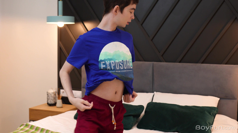 BoyFun Solo: Al dildo pantatnya