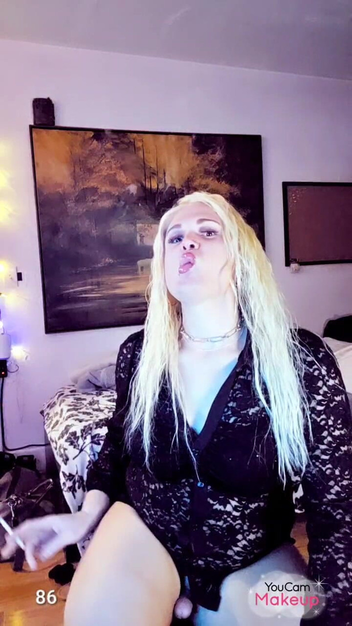 Darkfetish2k: Stroking and Smoking Kylie Rey