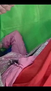 Bhabhi Muslim Parosan panas dipermainkan dengan zakar gemuk India saya