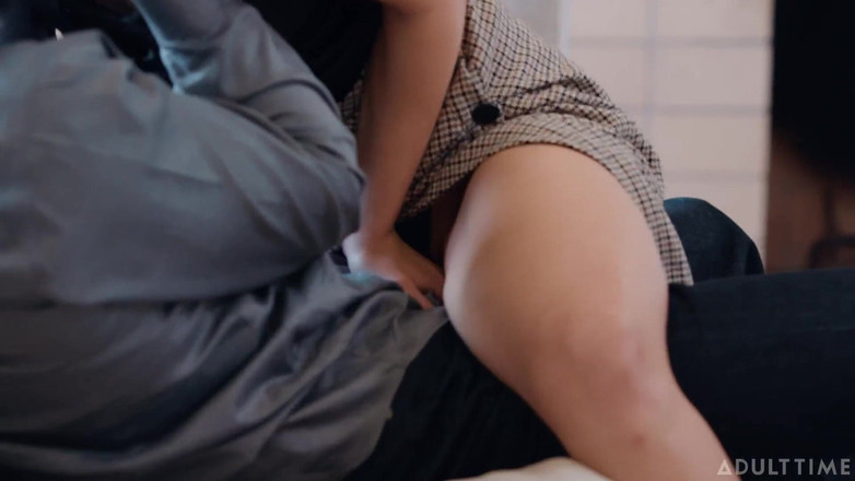 Modern-Day Sins: Современные грехи - Christy Love и Liv обновленной помощи Уитни Райт в обратном гэнгбэнге с большой елдой терапевта!