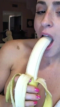 Cleo Banana kouření